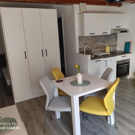 Fina M Studio Apartman 卡利 外观 照片