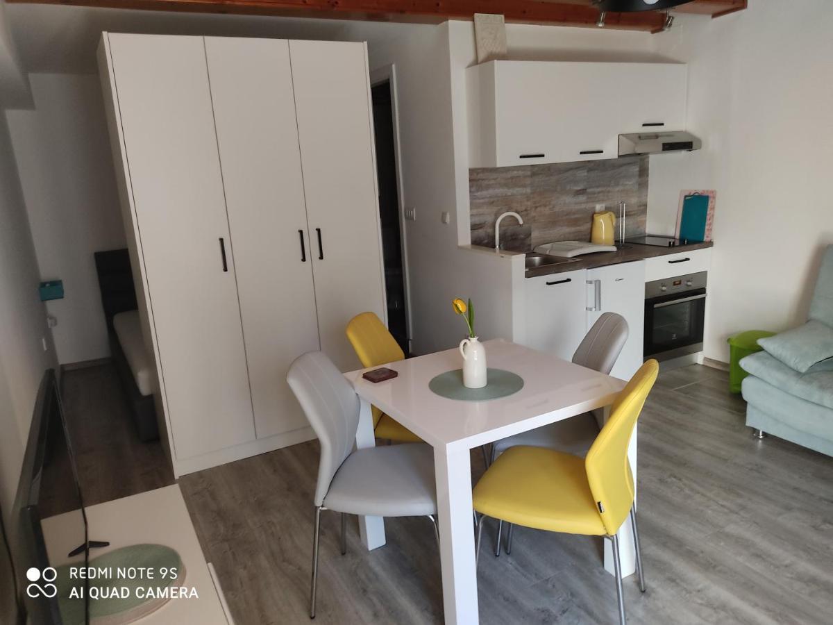 Fina M Studio Apartman 卡利 外观 照片